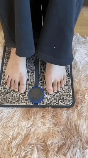 Oloraz EMS foot mat in use